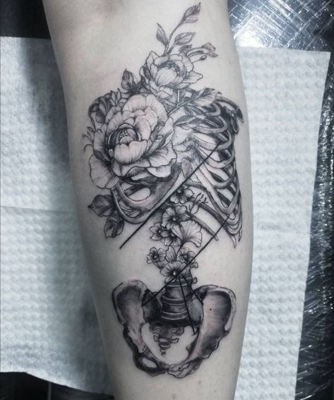 Anatomical Floral Tattoo, Skeleton Lady Tattoo, Floral Anatomy Tattoo, Flowers And Bones Tattoo, Emt Tattoo For Women, Skeleton And Flowers Tattoo, Floral Skeleton Tattoo, Skeleton With Flowers Tattoo, Anatomy Tattoo Ideas