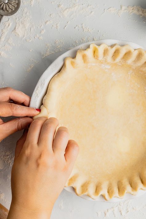 Pie Crust Butter, Pie Dough Recipe Butter, Blind Bake Pie Crust, Cream Cheese Pie Recipes, Pumpkin Pie Crust, Flakey Pie Crust, Pie Dough Recipe, Homemade Pie Crust, Buttery Pie Crust