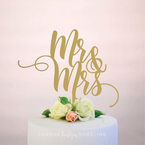 Fun Wedding Cake Toppers, Mr And Mrs Wedding Cake, Sentimental Wedding, Wedding Sweets, Festive Wedding, Romantic Wedding Cake, Heirloom Wedding, Cool Wedding Cakes, Mr And Mrs Wedding