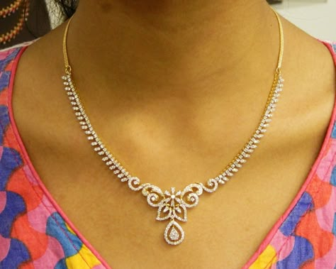 Chokers Diamond, Diamond Necklace Simple, Beautiful Diamond Necklace, Bridal Diamond Necklace, Hammered Silver Jewelry, Real Diamond Necklace, Diamond Circle Pendant, Pure Gold Jewellery, Gold Jewelry Simple Necklace