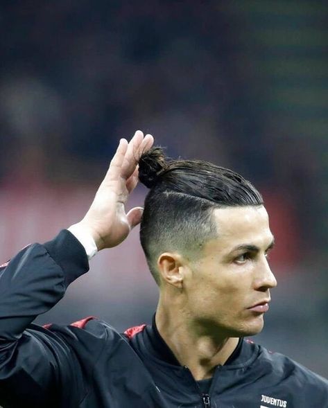 Stylish Haircuts For Boys, Ronaldo Instagram, Ronaldo Hairstyle, Man Bun Haircut, Football Hairstyles, Boys Haircuts Curly Hair, Cristiano Ronaldo Haircut, Ronaldo Hair, Cristiano Ronaldo Hairstyle