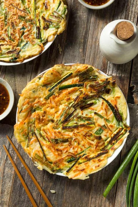 Yachaejeon Recipe, Pajeon Recipe, Korean Scallion Pancake, Scallion Pancake Recipe, Korean Pancake, Vegetable Pancakes, Scallion Pancakes, Bawang Bombay, No Egg Pancakes