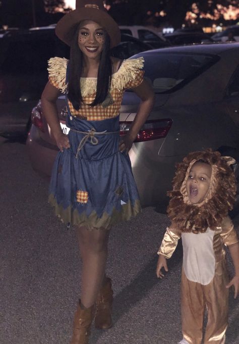 2019 Mom and son Halloween #WizardOfOz #Scarecrow #lion Mommy And Me Halloween Costumes Boys, Mom And Son Costume Ideas, Mom And Son Halloween Costumes, Mom And Son Halloween, Aqua Prom Dress, Mom Halloween Costumes, Mom Costumes, Holloween Costume, Mom And Son