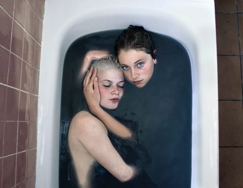 Laura Makabresku, Bathtub Photography, People Pictures, Art Photography Portrait, Girl In Water, Bath Art, Photographie Inspo, Conceptual Photography, People Photos