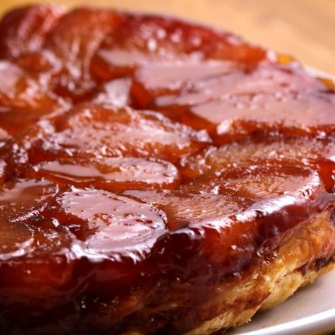 Tarte Tatin Recipe, Proper Tasty, Dessert Aux Fruits, Apple Tart, Beautiful Desserts, Apple Desserts, Classic Desserts, Tart Recipes, Fruit Desserts