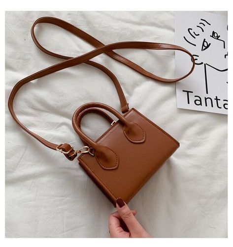 Hot Sale Fashion Small Square Bag 2022 New Popular Retro Mini Handbag Literary Crowds Shoulder Messenger Female Bag Khaki Tas Bahu, Crossbody Bags For Women, Designer Crossbody, Designer Crossbody Bags, Bag Light, Mini Handbags, Mini Crossbody Bag, Purses Designer, Mini Tote