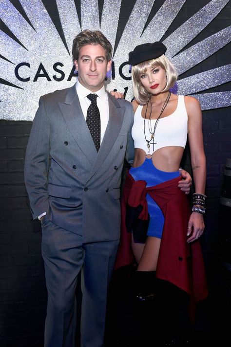 Pretty Woman Halloween, Celebrity Couple Costumes, Couples Fancy Dress, Pretty Woman Costume, Cute Couples Costumes, Best Couples Costumes, Couples Halloween Outfits, Cute Couple Halloween Costumes, Celebrity Halloween Costumes