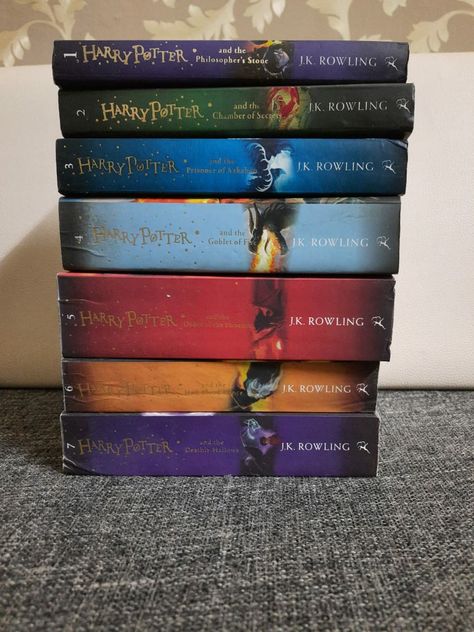 Harry Potter Books In Order, Harry Potter Book 1, Hardy Potter, Novel Harry Potter, The Philosophers Stone, Harry Potter Order, Potter Wallpaper, Nerdy Baby, The Chamber Of Secrets