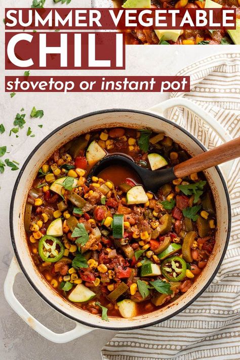 Summer Chili Recipe, Summer Chili, Chili Recipe Stovetop, Vegetable Chili, Chili Recipe Crockpot, Summer Meal, Vegetarian Chili, Summer Vegetable, Favorite Comfort Food