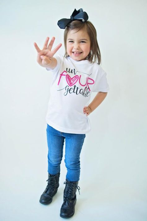 4th Birthday Pictures, Toddler Photoshoot, Toddler Photos, Birthday Quotes Funny, Fourth Birthday, Birthday Chalkboard, Birthday Photography, Barbie Party, Birthday Pictures