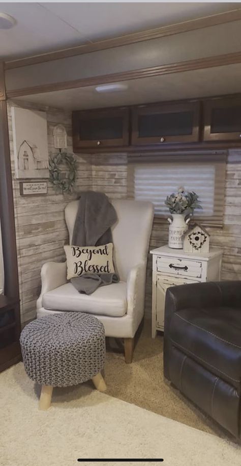 Living Room Trailer Ideas, Rv Decorating Ideas Farmhouse, Small Rv Living Room Ideas, Rustic Rv Decor, Remodeled Campers Ideas, Cheap Camper Decorating Ideas, Camper Renovation Living Room, Farmhouse Trailer Decor, Camper Farmhouse Decor