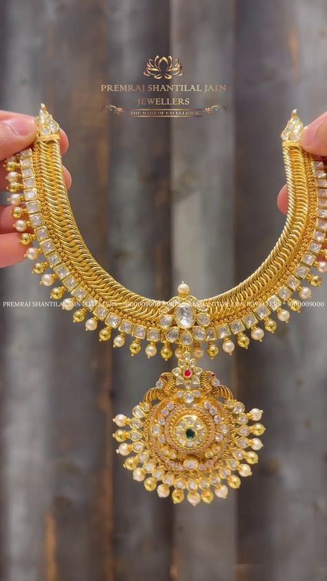 Jalebi Design Necklace From 'Premraj Shantilal Jain Jewellers' • South India Jewels Jalebi Design Necklace, Jalebi Necklace Designs, Jalebi Necklace Gold, Jalebi Necklace, Premraj Shantilal Jain Jewellers, White Stone Necklace, Artificial Jewelry, Gold Necklace Indian, Diamond Wedding Jewelry