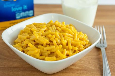 While microwaveable “bowls” of macaroni and cheese are ready within minutes, these single-serve options don’t work well for family dinners. Products like boxed Kraft Macaroni & Cheese dinners, which include the pasta and packets of powdered or liquid cheese, can also be cooked in the microwave. As with stovetop mac and cheese, the microwaved versions … Mac And Cheese Microwave, Kraft Mac And Cheese Recipe, Kraft Mac And Cheese, Liquid Cheese, Kraft Mac N Cheese, Boxed Mac And Cheese, Stovetop Mac And Cheese, How To Cook Zucchini, Road Trip Food