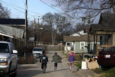 Midwest Neighborhood Aesthetic, Poor City Aesthetic, Run Down Neighborhood, Poor Town Aesthetic, Poor Neighborhood Aesthetic, 80s Neighborhood, Growing Up Poor Aesthetic, Poor Life Aesthetic, Poor Childhood Aesthetic