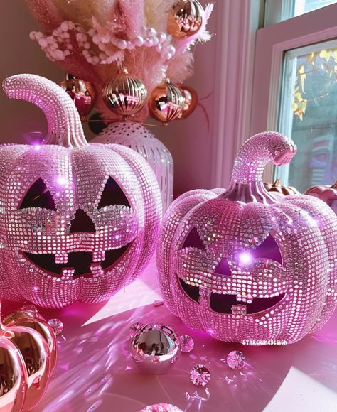 It’s always spooky season in my heart. Halloween in June🖤🩷🎃👻 ⚠️These are not real. Keep it spooky, ghosties 🩶 Xo, Heather . . . ✨Images here created with Dalle + Midjourney V6 (yes, it’s AI), edited with external tools & programs. . . . #halloweendecor #pinkaesthetics #GlitterArt #glitterartist #pinkaesthetic #glitteraesthetic #pinkvibes Halloween Shuffle, Halloween Imagenes, Pink Fall Aesthetic, Glitter Halloween, Dulces Halloween, Pink Fall, Halloween Front Porch, Purple Halloween, Goth Decor