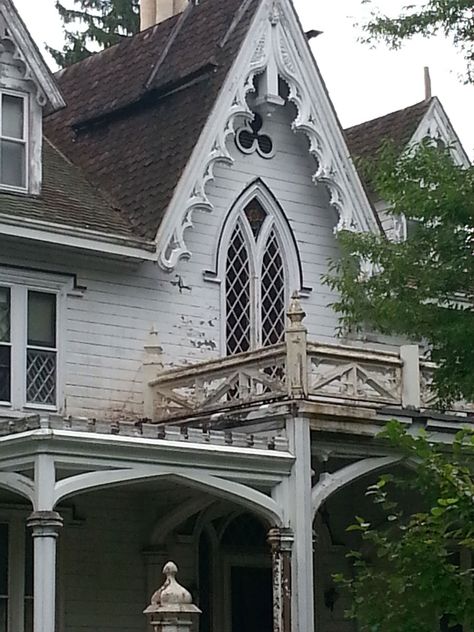 Carpenter's Gothic Revival in Thompson, CT. I like this house because the trim is 3-D and not simply a scroll sawn board. Victorian Floor Plans, Gothic Architecture Interior, Victorian Architecture Interior, Gothic Farmhouse, Carpenter Gothic, Gothic Homes, Gothic Revival House, Gothic Cottage, Gothic Revival Architecture