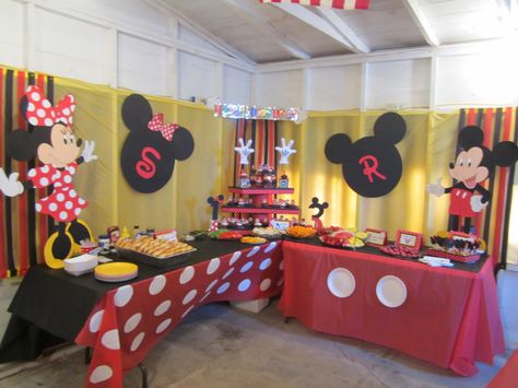 { Life's Simplicity }: Mickey & Minnie Combined Birthday Party! Mickey And Minnie Birthday Party, Mickey And Minnie Birthday, Mickey Mouse Theme Party, Minnie Mouse Clubhouse, Mickey Mouse Birthday Theme, Sibling Birthday Parties, Combined Birthday Parties, Mickey Mouse Birthday Decorations, Mickey 1st Birthdays