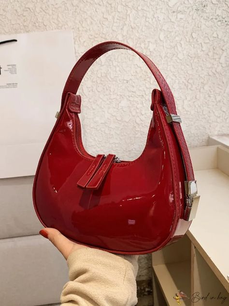 BirdinBag - Chic Hobo Bag: Sleek and Stylish Minimalism Granny Style, Burgundy Bag, Luxury Purses, Style Minimalist, Winter Clothes, Bird In Bag, Bag Straps, Hobo Bag, Wallets