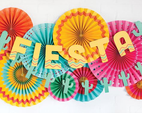 Fiesta Photo Booth, Mexican Fiesta Decorations, Fiesta Party Supplies, Mexican Birthday Parties, Diy Girlande, Mexican Party Decorations, Mexican Fiesta Party, Fiesta Birthday Party, Mexican Birthday