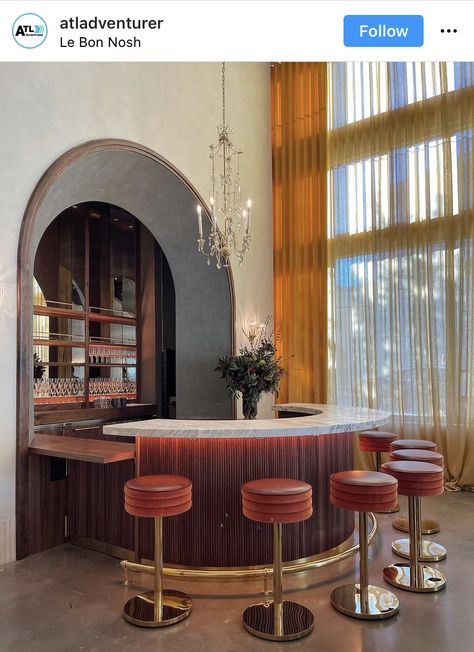 Half Circle Bar Design, Baja Decor, Home Bar Designs Luxury, Round Bar Design, Reynolda House, Circular Bar, Round Stairs, Wood Box Design, Bar Original