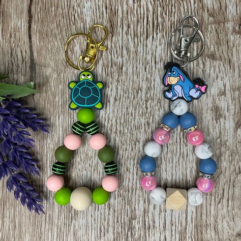 Handcrafted Artisan Brand New A Turtle & Eeyore Fingerlet Keychains For Carrying Your Keys On Your Hand Makes A Great Keychain For Keys & Purse Makes A Thoughtful Gift Customization Prices $1 Extra Per Pen $2 Extra Per Bookmark/Wristlet/Keychain To Find All Of My Beaded Products In One Place, Click The Tag Below #Melissasxcloset ***Small Beads Can Cause A Choking Hazard To Kids*** Beaded Keychains Tutorial, Silicone Bead Keychain Diy, How To Make Silicone Bead Keychain, Wristlet Keychain Diy, Beaded Keychain Ideas, Key Chains Diy, Beaded Keychains Patterns, Beadable Items, Silicone Bead Lanyard