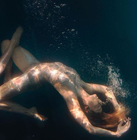 Underwater Fashion Photography, Fantasy Bouidor Photography, Healthy Woman Images, Siren Photography, Underwater Woman, Siren Photoshoot, Woman In Water, Woman Underwater, Water Healing