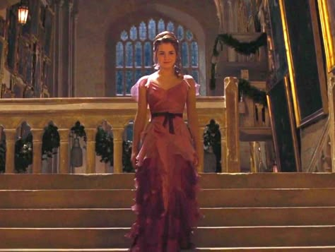 Harry Potter Yule Ball Dresses, Hermione Yule Ball Dress, The Potter Family, Hermione Yule Ball, Hermione Dress, Yule Ball Dresses, Fleamont Potter, Harry Potter Yule Ball, Yule Ball Dress