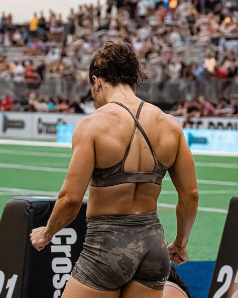 Tia Clair Toomey Crossfit, Tia Clair Toomey, Bike To Work, Buff Women, Workout Inspo, Crossfit Women, Female Muscle, Crossfit Gym, Fitness Women