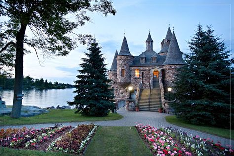 Castles In America, American Castles, Boldt Castle, Saint Lawrence River, Alexandria Bay, Seattle Wedding Venues, Saint Lawrence, Castle Wedding Venue, The 1000