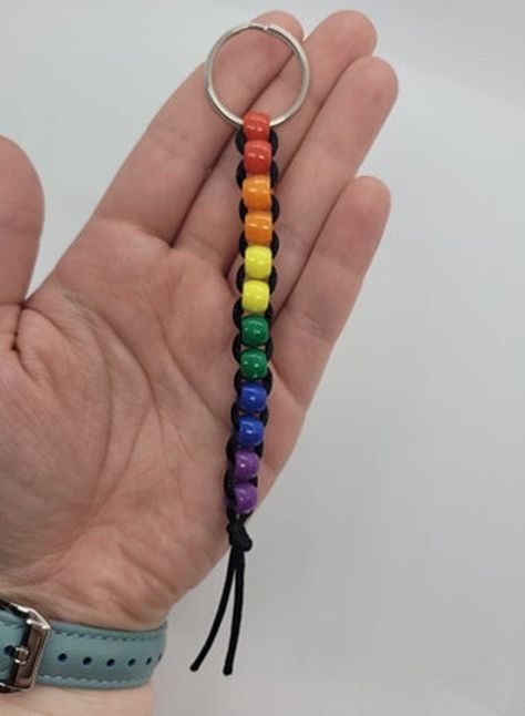 Pride Keychain Diy, Pride Crafts To Sell, Diy Pride Crafts, Pride Jewelry Diy, Diy Keychains To Sell, Pride Activities, Pride Decorations, Pride Crafts, How To Make Keychains