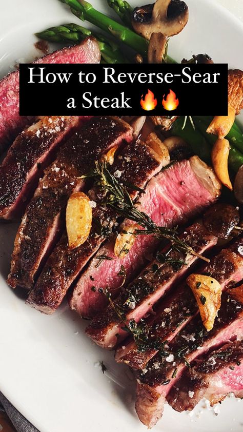 Reverse Sear Steak, Delmonico Steak, Cottage Recipes, Sirloin Steak Recipes, Ribeye Steak Recipes, Steak In Oven, Frozen Steak, Searing Meat, Whats Gaby Cooking