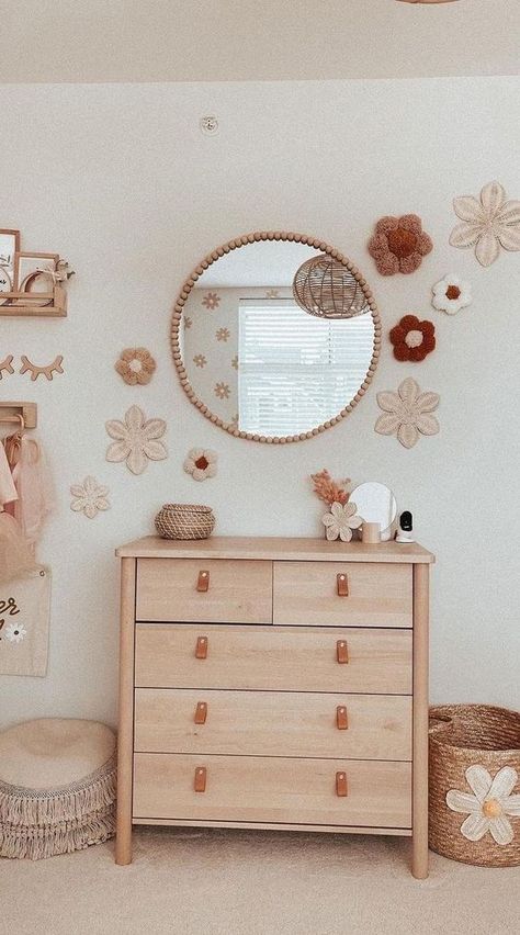 Baby Room Decor Ideas, Daisy Nursery, Boho Baby Girl Nursery, Boho Baby Nursery, Ideas Habitaciones, Baby Room Themes, Toddler Girl Room