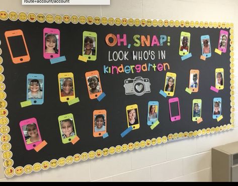 Oh snap bulletin board Graduation Bulletin Board, School Bulletin Board Ideas, Classroom Bulletin Boards Elementary, Welcome Bulletin Boards, Elementary Bulletin Boards, Kindergarten Bulletin Boards, Sunshine Committee, Work Bulletin Boards, Teacher Bulletin Boards