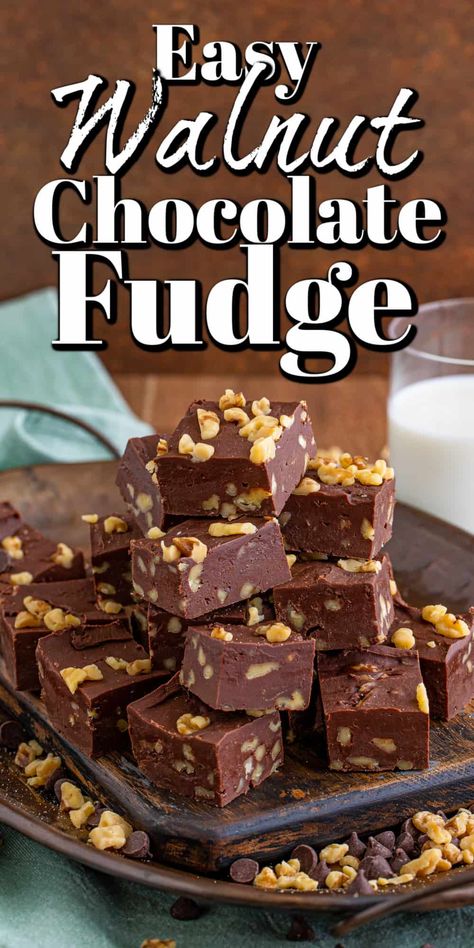 Walnut Fudge Easy, Christmas Walnut Fudge, Chocolate Walnut Fudge Recipe, Chocolate Fudge Recipes, Homemade Candy Recipes, Walnut Fudge Recipe, Whoopi Pies, Dessert Balls, Cream Cheese Spritz Cookies