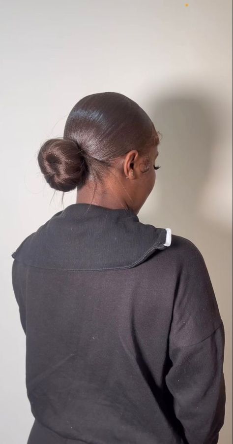 Hairstyle With Donut Bun, Slick Back Bun Natural Hair Black Women, Silk Bun, Edges Hairstyles, Donut Hair Bun, Donut Bun Hairstyles, Straightened Hair, Cabello Afro Natural, Pony Hairstyles