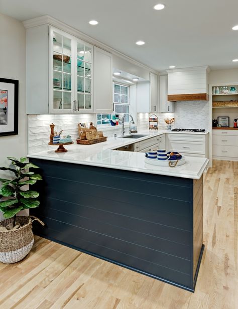 This kitchen peninsula uses blue painted shiplap by Dura Supreme Cabinetry to add a beautiful pop of color to the design. Kitchen design by Kristen Peck of Knight Construction Design, Inc., Minnesota. Small Kitchen With Peninsula, Peninsula Kitchen Layout, Small Kitchens With Peninsulas, Peninsula Kitchen Design, Kitchen With Peninsula, Peninsula Kitchen, Kitchen Peninsula, Interior Dapur, Kabinet Dapur