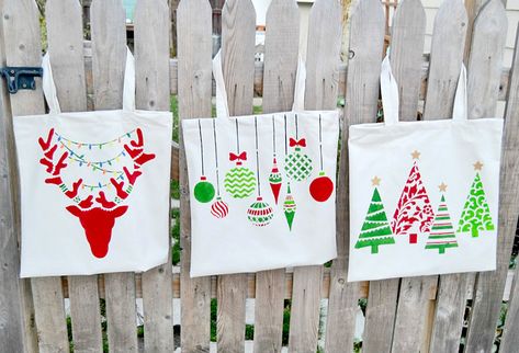 craft stencils diy christmas totes Christmas Diy Felt, Tote Bag Painting Ideas, Bag Painting Ideas, Budget Friendly Christmas Gifts, Tote Bag Painting, Wood Reindeer, Bag Painting, Christmas Gifts To Make, Christmas Tote Bags