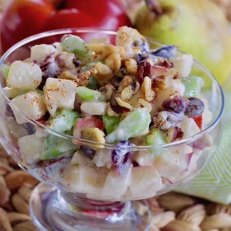 Waldorf Salad No Mayo, Apple Salad Recipe Waldorf, Waldorf Salad Recipe Original, Autumn Waldorf, Waldorf Salad Recipe, Light Side Dishes, Apple Salad Recipes, Waldorf Salad, Recipetin Eats