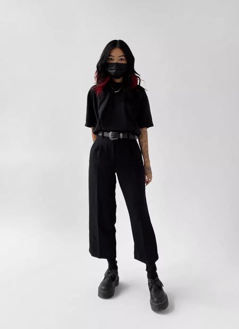 Platform Doc Marten Oxford Outfit, Dr Martens 1461 Outfit Women Summer, Womens Outfits With Doc Martens, Business Casual Outfits For Women Doc Martens, Doc Martens Outfit Goth, Dr Martens Lazy Oaf, Goth Doc Martens Outfit, Doc Marten Bethan Outfit, Dr Martens Black Outfit