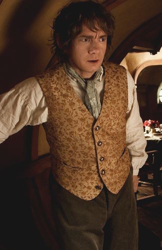 Bilbo. Vest, shirt, courdoroy breeches, and scarf Hobbit Fashion, Hobbit Cosplay, Hobbit Wedding, Hobbit Costume, Hobbit Party, Lotr Costume, Tolkien Hobbit, Dress Code Wedding, Bilbo Baggins