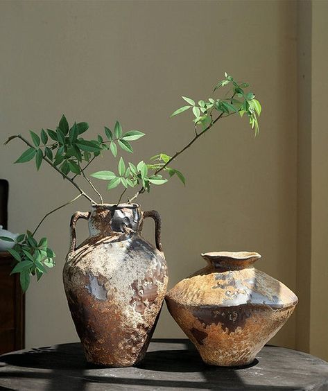 وابي سابي, Rustic Vases, Family Dining Table, Wabi Sabi Decor, Simple Decoration, Small Flower Pots, Clay Flower Pots, Rustic Vase, Rustic Pottery