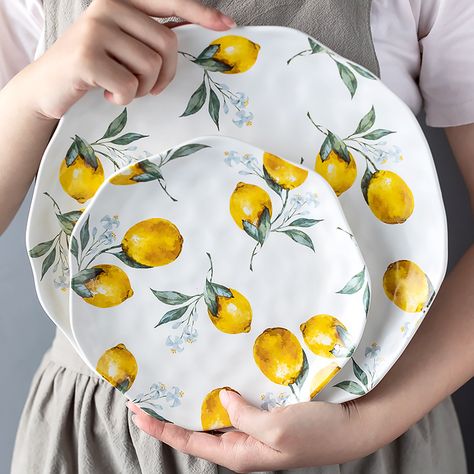 Lemon Aesthetic, Plates Kitchen, Pasta Cake, Kitchen Tableware, Diy Pottery Painting, Breakfast Bread, Pasta Plates, Lemon Patterns, Keramik Design