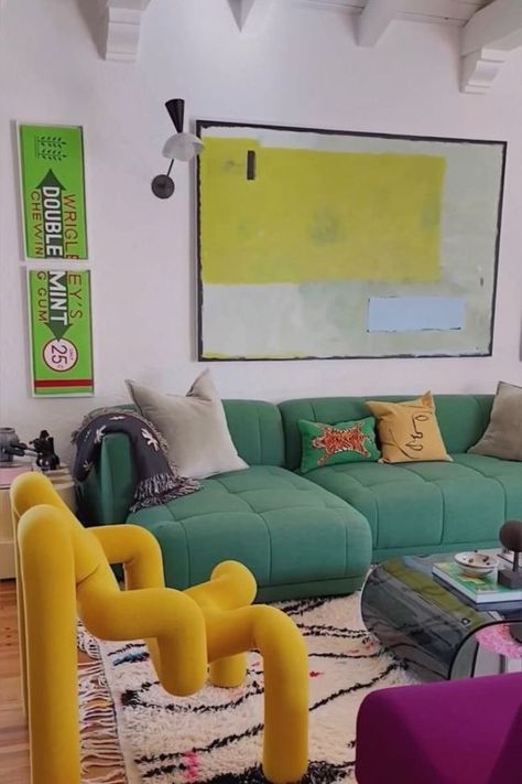 Hype Beast Room Decor, Hype Beast Room, Bedroom Decor Natural, Room Decor Hypebeast, Hypebeast Room Ideas, Living Room Designs Eclectic, Retro Modern Living Room, Green Couch Living Room, House Aesthetics