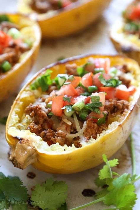 These Turkey Taco Spaghetti Squash Boats are my favorite way to eat spaghetti squash! Filled with the most flavorful turkey taco meat, cheese and topped with pico de gallo. #lowcarb #keto #whole30 #glutenfree #spaghettisquash #spaghettisquashrecipe Taco Spaghetti Squash, Spaghetti Squash Boats, Zucchini Zoodles, Spaghetti Squash Boat, Squash Boats, Taco Spaghetti, Paleo Snack, Tomato Cheese, Turkey Taco