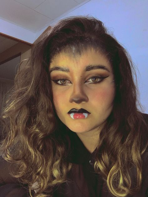 Werewolf Makeup Female Easy, Womens Werewolf Makeup, Easy Wolf Makeup, Werewolf Costume Women, Halloween Wolf Makeup, Wolf Makeup Halloween, Halloween Aethstetic, Werewolf Costume Female, Werewolf Makeup Female