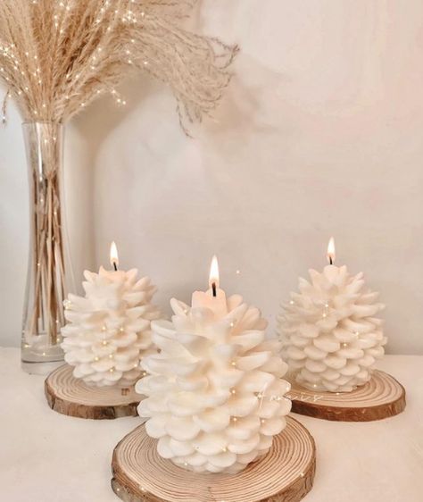 Creation Bougie, Christmas Home Decor Ideas, Homemade Scented Candles, Candles Photography, Cute Candles, Aesthetic Candles, Candle Aesthetic, Candle Art, Candle Business