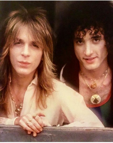 Randy Rhoads and Kevin Dubrow. RIP Best Metal Songs, Kevin Dubrow, Randy Rhodes, Heavy Metal Songs, 70s Rock Bands, Quiet Riot, Musical Hair, Metal Songs, Best Guitar Players