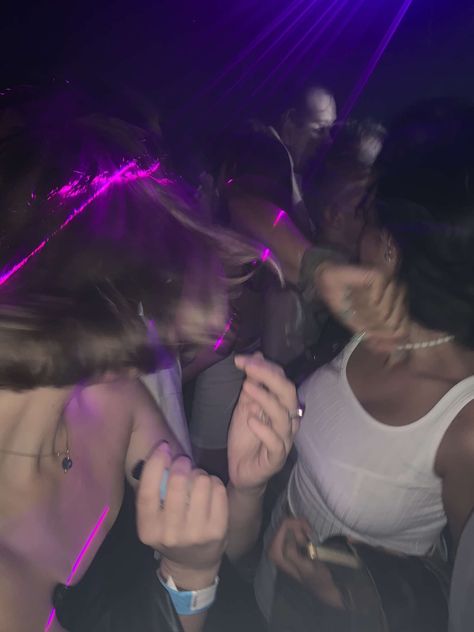 Party Profile Pictures, 2015 Party Aesthetic, People Partying Club, Club Aethstetic, Party Making Out Aesthetic, Club Bouncer Aesthetic, Chaotic Party Aesthetic, Xylo In Bgc Party Night, Clubbing Nightclub Aesthetic