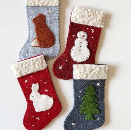 Diy Mini Stocking Pattern, Diy Felt Christmas Stockings Ideas, Hand Sewn Christmas Stocking, Christmas Stockings Designs, Christmas Felt Stocking, How To Make A Stocking, Christmas Stocking Designs, Homemade Stockings Christmas Diy, Cat Stockings Christmas