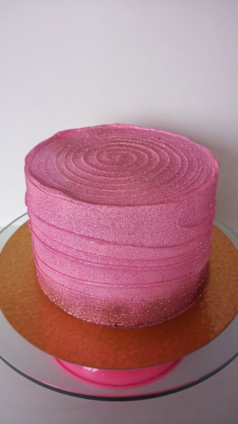 Bolo Pink Glitter, Bolo Rosa Pink Com Glitter, Festa All Pink, Pink Glitter Cake, It's My Birthday Instagram, 17th Birthday Party Ideas, Cupcake Rosa, Glitter Birthday Cake, Candy Bar Birthday